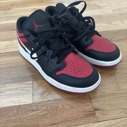 Nike Jordan 1 Low (Size 5)