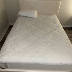 Full Size Bed With Mattress 