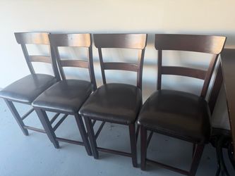 High bar stool table +4 chairs