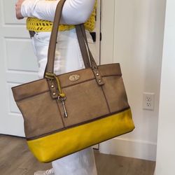 Fossil Genuine Leather Tote in Excellent Condition ✨ 2010s inspired