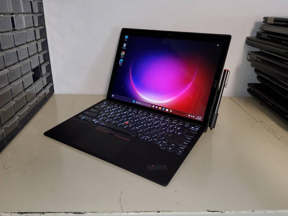 Lenovo X1 Tablet 3rd Gen 13" Quad i7-8650U 1.9GHz 16GB 256GB Win11