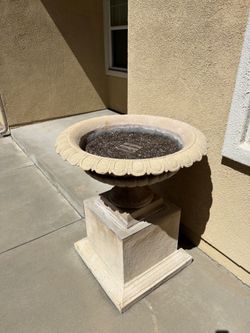 Large Cast Stone Garden Urn Planter with Pedestal Base – Tuscan / Mediterranean Style