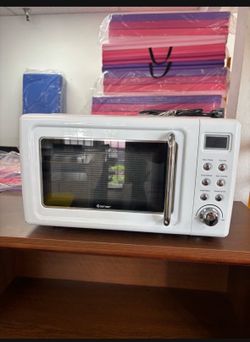 New Costway 700w 0.7 Cu.ft Retro Microwave Oven LED Display Glass