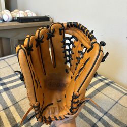 Wilson A2000 12.5 inches Outfield Glove model A2002KP92 Lefty Glove