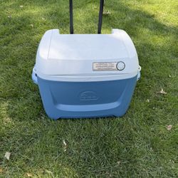 Igloo Rolling Cooler