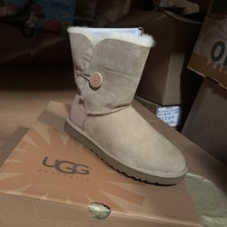 Ugg W Bailey Button
