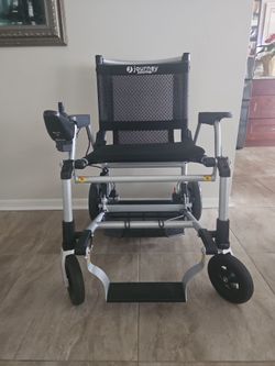 Zoomer electric power chair