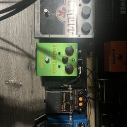 Swollen Pickle Fuzz Effects Pedal