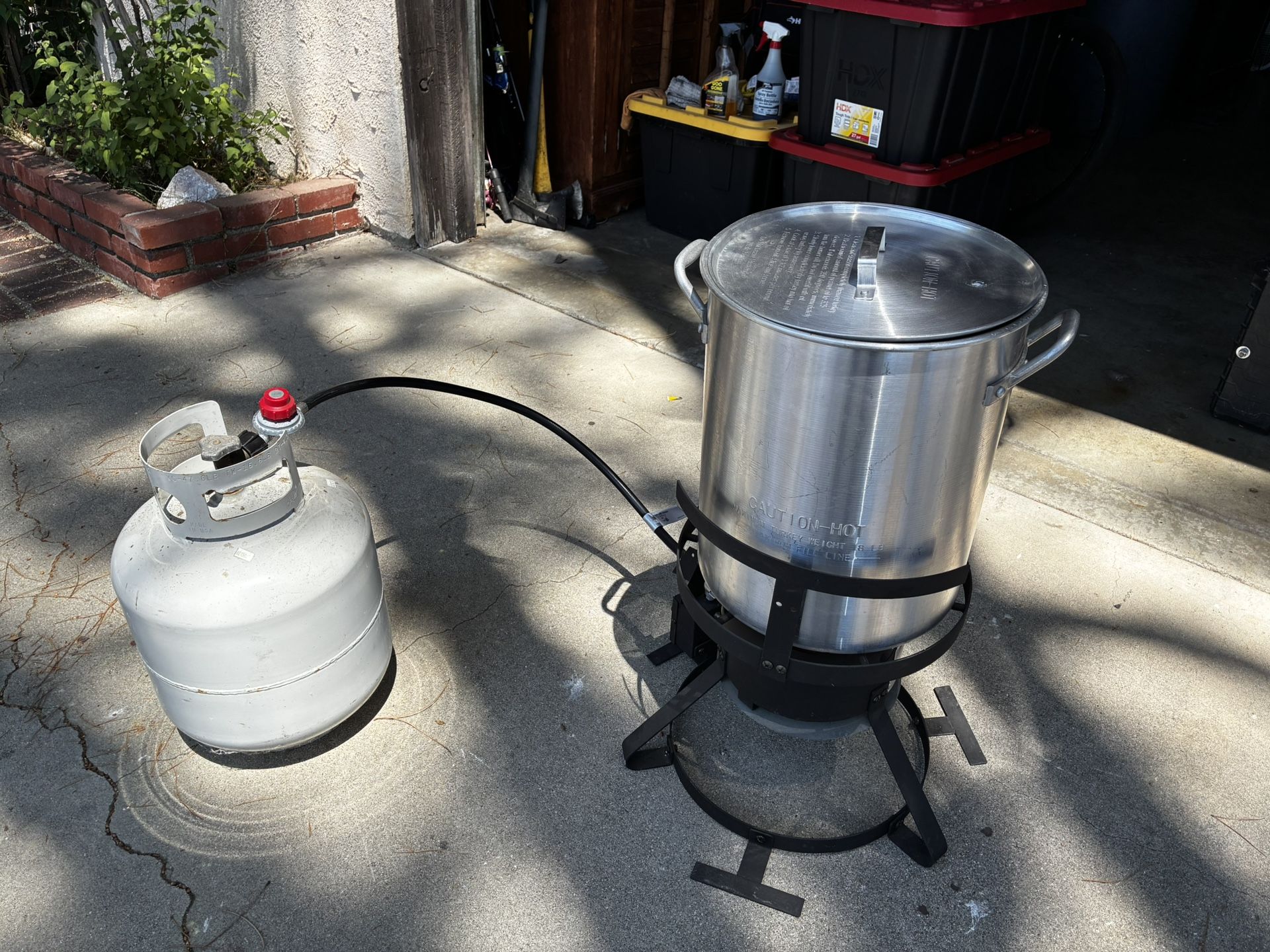30Qt / 20Lb Turkey Fryer W/ Propane Cylinder