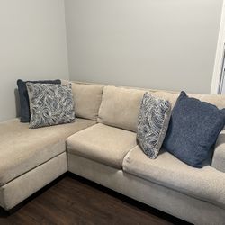 Ashley L sofa (beige)