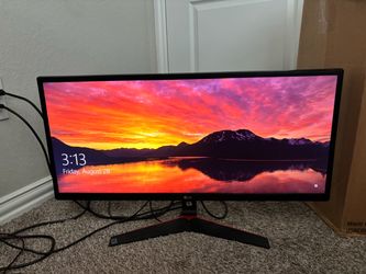 LG UltraWide gaming monitor