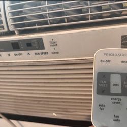 ICE COLD WINDOW AC W/ REMOTE CONTROL FRIGIDAIRE AC ENERGY STAR
