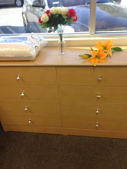 New compressed wood 8 drawers dresser