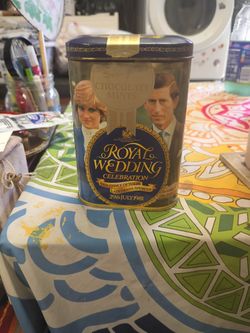 Royal Wedding Celebration Sharps Chocolat Tin 1981 Diana Spencer Prince of Wales
