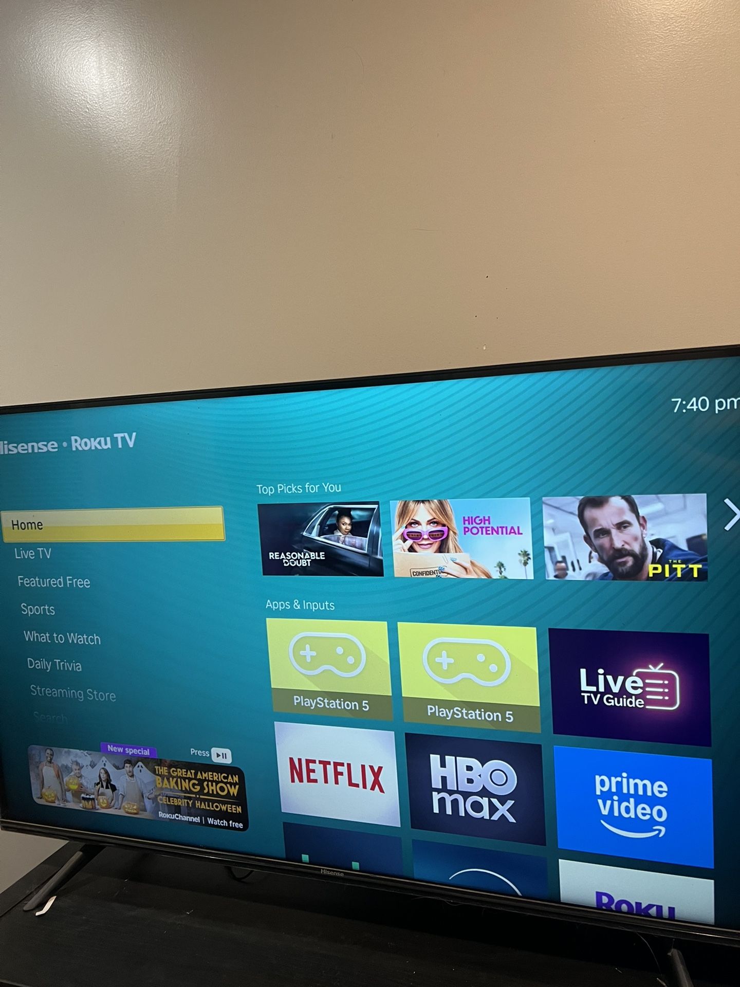 Tv 55’Inch Hisense•Roku