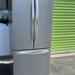 LG 30 Wide Stainless Steel French Door Refrigerator