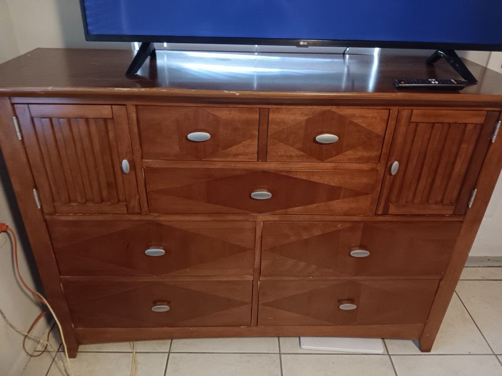 Wood Dresser
