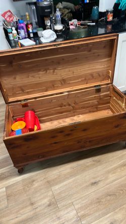 Cedar Wood Storage Chest Trunk