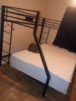Bunk bed missing top bunk