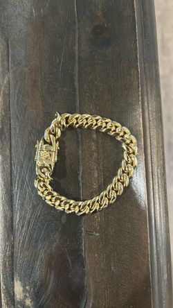 Gold bracelet