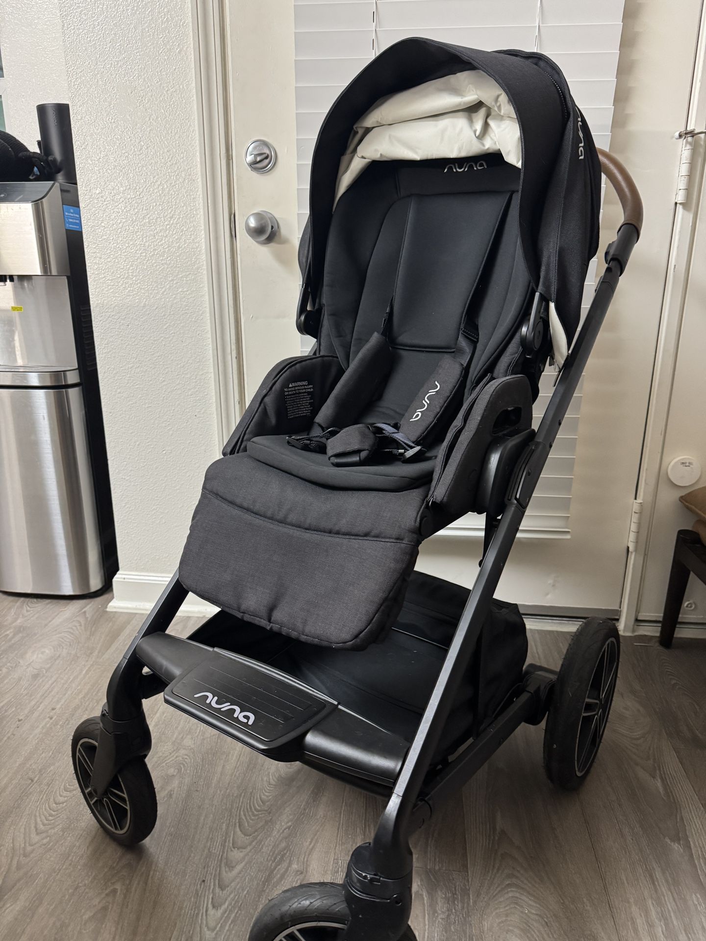 Nuna Mixx Next Stroller + Car seat Travel System