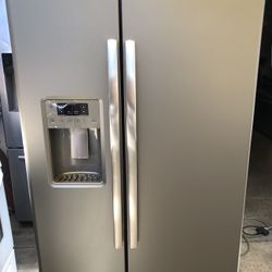 GE Stainless Steel Refrigerator 