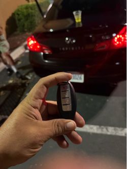 Car keys/ llaves de auto /ke fobs