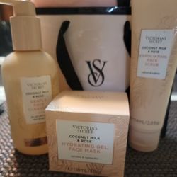 Victoria's Secret Face Cleansing Set