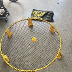 Spikeball set