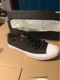 NIB chuck taylors converse 9w 7m