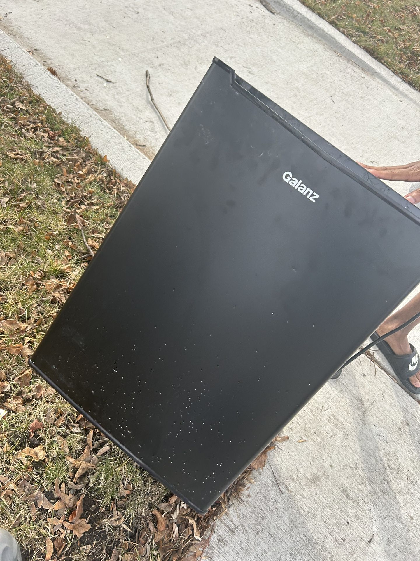 mini fridge medium