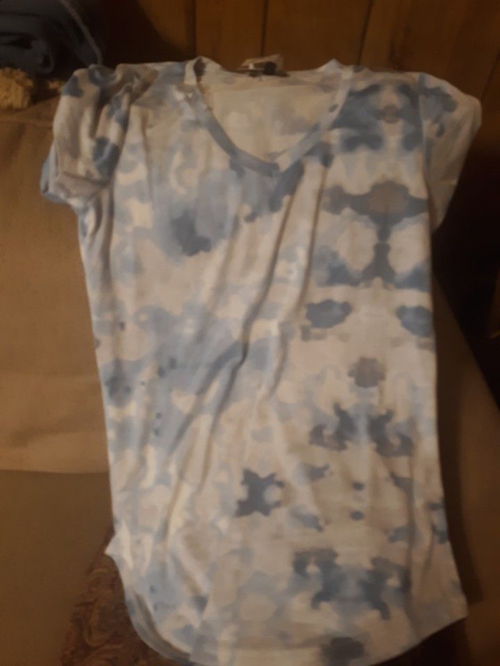Women's Shirt Size Medium 