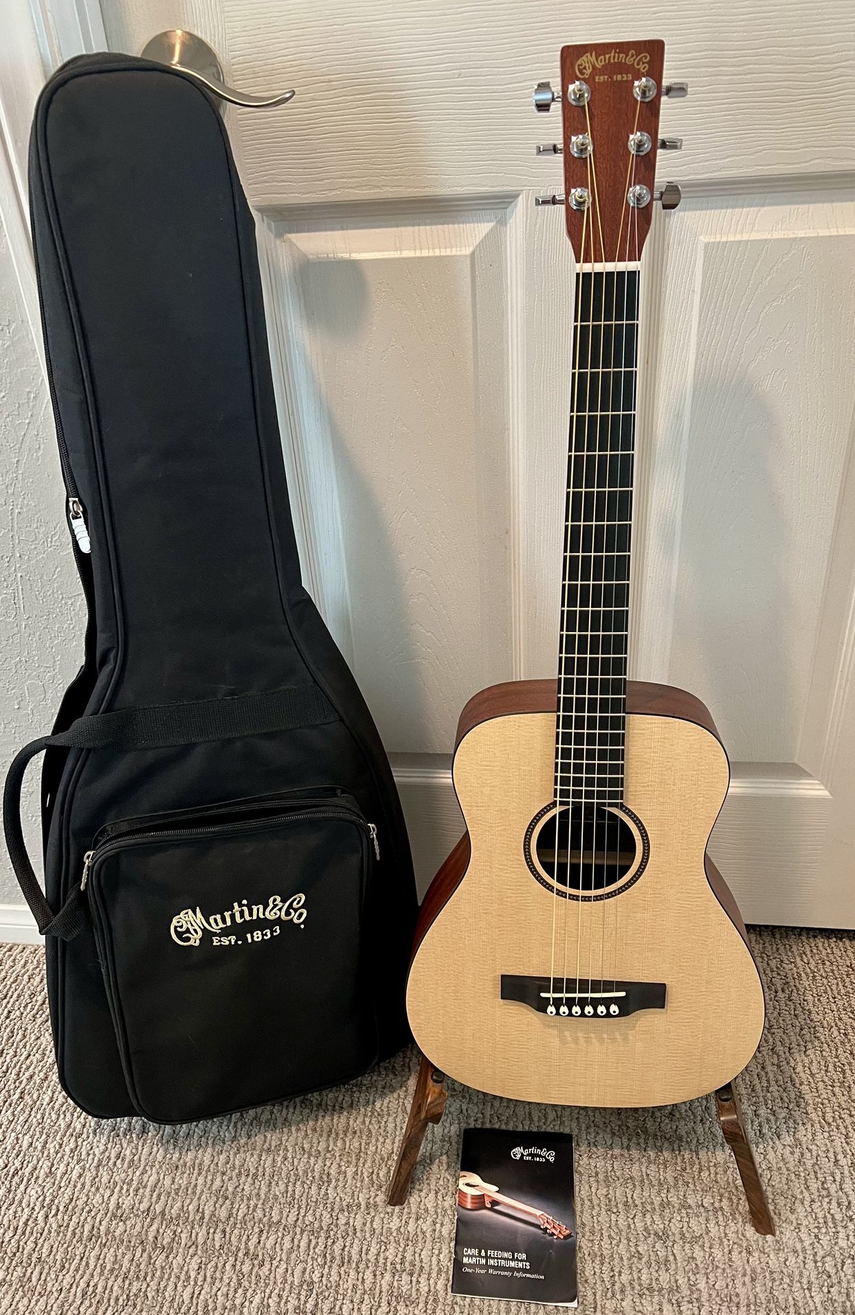 MARTIN LXM LITTLE MARTIN ACOUSTIC GUITAR IN MINT CONDITION