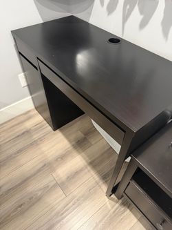 IKEA DESK