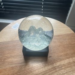 Snow Globe 