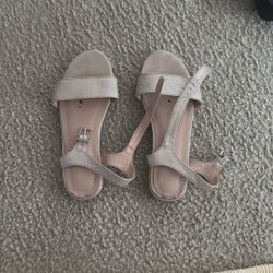 Sandal 