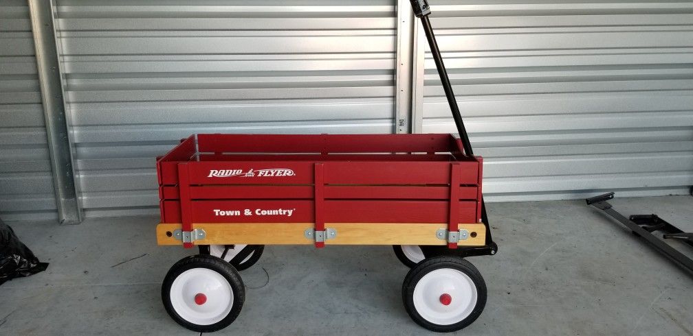 Barely Used RadioFlyer Town &Country
