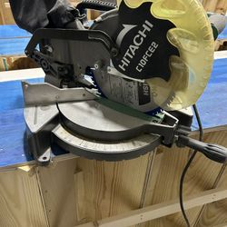 Hitachi C10FCE2 10” Compound Miter Saw – Clean, Works Great