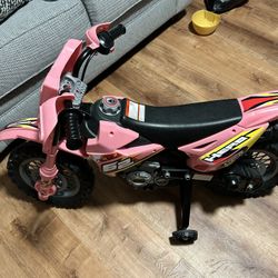 Blazin Wheels 6V Dirt Bike - Pink 