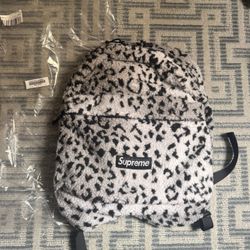 Supreme leapord fur backpack white camo