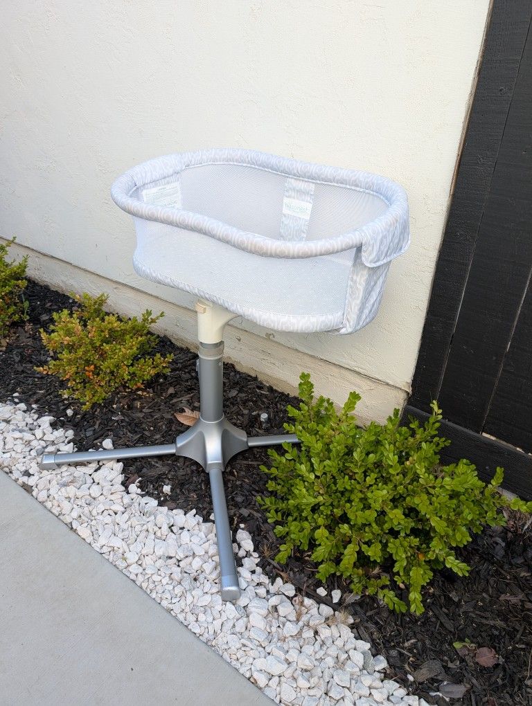 Halo Bassinet Free