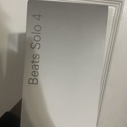 Beats Solo 4s