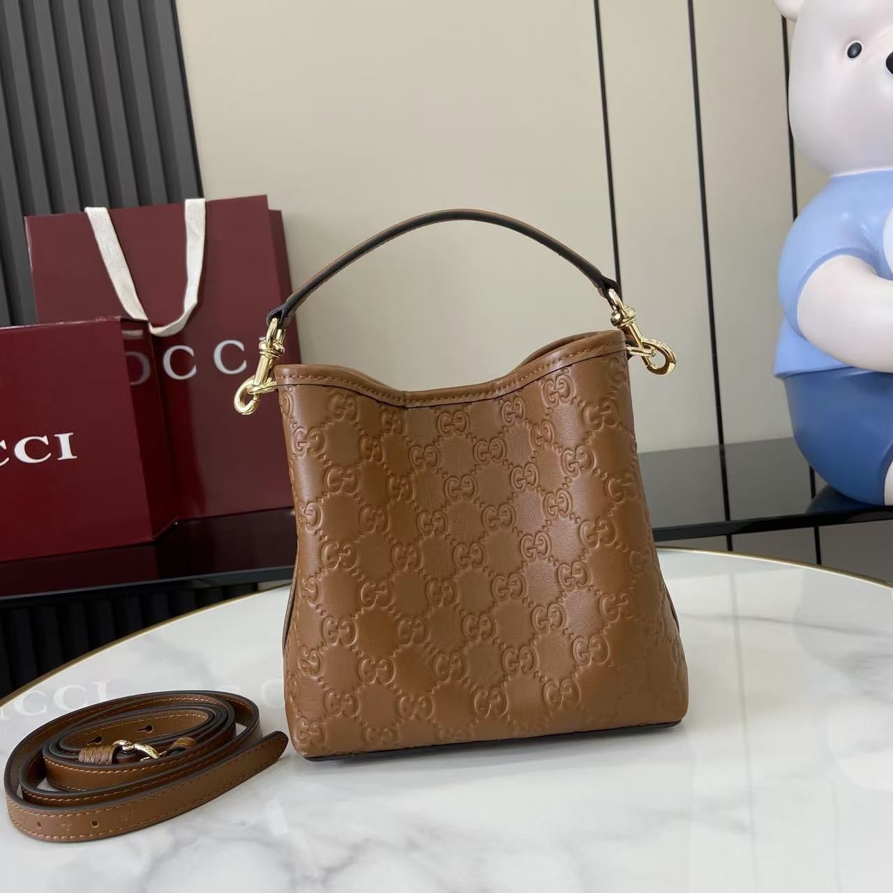 Bucket bag