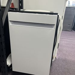 Dishwasher 18’wide, GE New Scratch And Dents With Manufacturer Warranty 