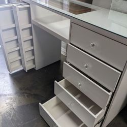 desk to make nails new