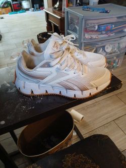 Reebok Zigs Size 8 