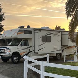 2018 Coachmen Freelander *LOW MILES*