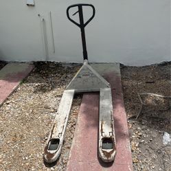 Crown Pallet Jack 