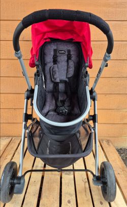 Graco  Reversible   Stroller. Convertible to baby  Bassinet..See All The Pictures
