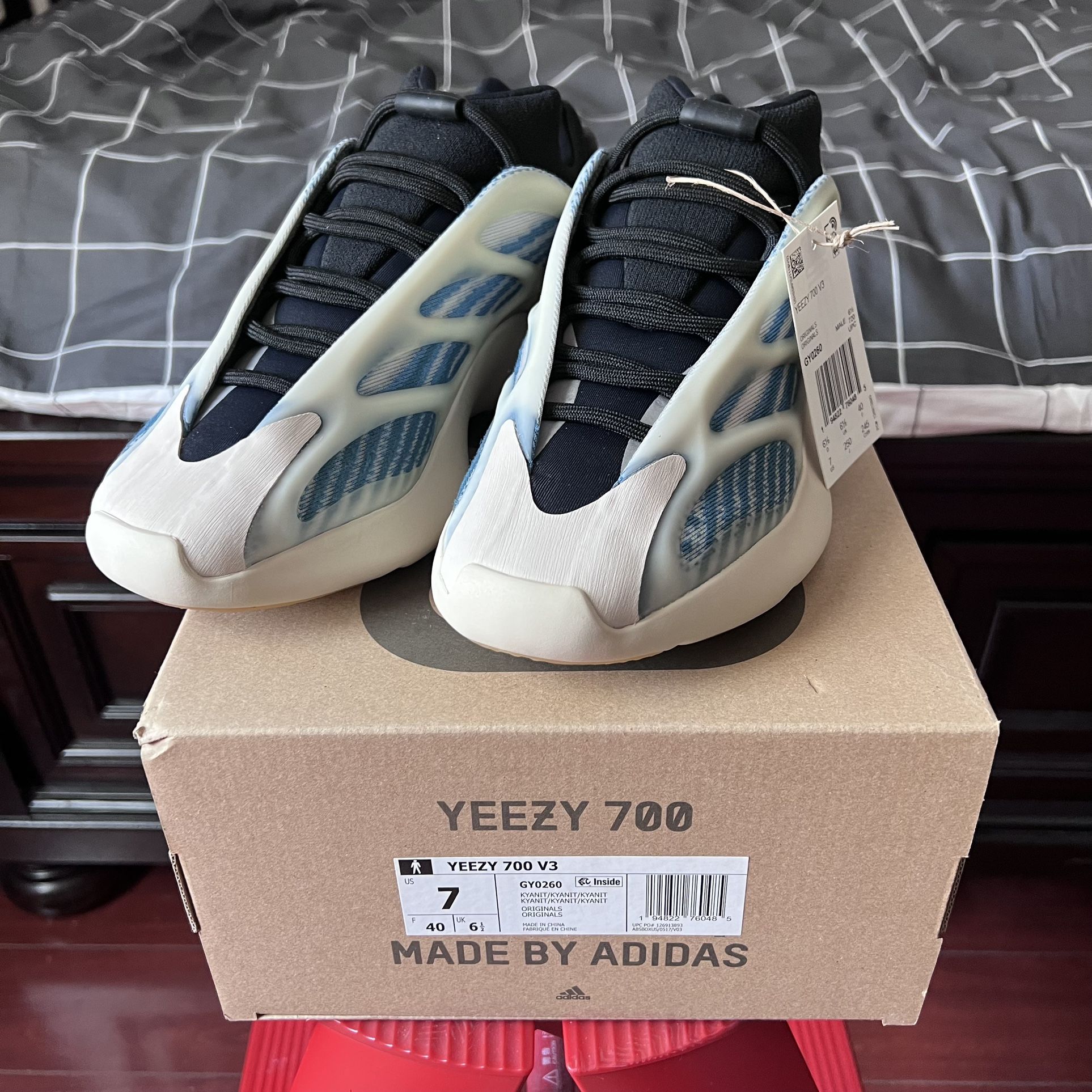Yeezy 700 V3 Kyanite Size